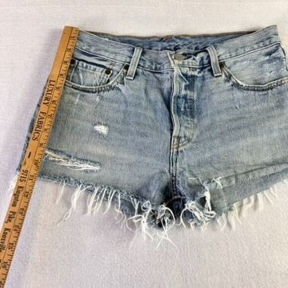 Levis Premium Womens 501s Cutoff Raw Frayed Hem Denim Shorts 29 - Picture 4 of 10